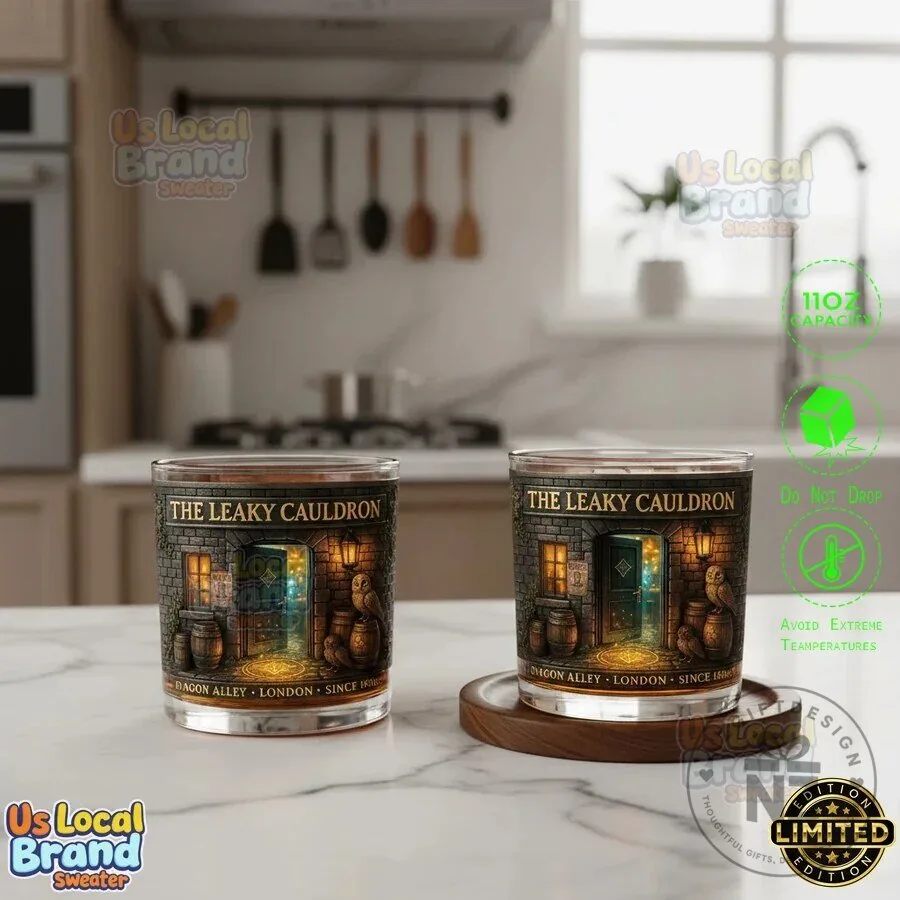 The Leaky Cauldron Wizarding Pub Scene Drinking Glass